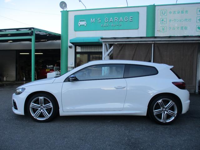 シロッコ Ｒ　禁煙車　本革シート　ディスプレイオーディオ　ＡｐｐｌｅＣａｒＰｌａｙ　バックカメラ　クルーズコントロール　クリアランスソナー　シートヒーター　Ｂｌｕｅｔｏｏｔｈ　ＥＴＣ　ドラレコ　純正ＡＷ１８インチ（65枚目）