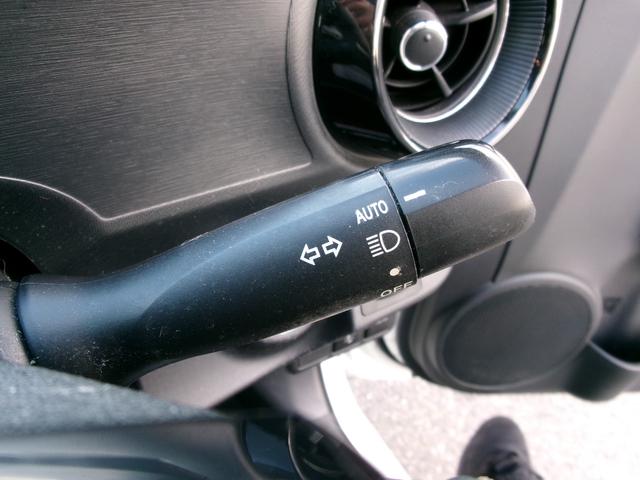 アクア Ｇ　ワンオーナー　禁煙車　純正ナビ　ＢＴ　ＣＤ　ＤＶＤ　フルセグ　クルーズコントロール　オートライト　ドラレコ　Ｂカメラ　車線逸脱警報　衝突軽減ブレーキ　１５インチアルミ（13枚目）