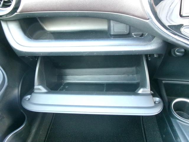 アクア Ｇ　ワンオーナー　禁煙車　純正ナビ　ＢＴ　ＣＤ　ＤＶＤ　フルセグ　クルーズコントロール　オートライト　ドラレコ　Ｂカメラ　車線逸脱警報　衝突軽減ブレーキ　１５インチアルミ（28枚目）