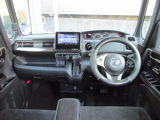 Ｎ－ＢＯＸカスタム Ｇ・Ｌホンダセンシング　禁煙車　純正ナビ　フルセグ　Ｂｌｕｅｔｏｏｔｈ　バックカメラ　ＥＴＣ　ドライブレコーダーオートクルーズコントロール　ＵＳＢ電源ソケット　スマートキー　スペアキー　社外アルミホイール　電動格納ミラー（5枚目）