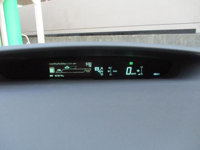 プリウス Ｓ　禁煙車　社外ナビ　フルセグ　Ｂｌｕｅｔｏｏｔｈ　バックカメラ　ＥＴＣ　ドライブレコーダー　電動格納ミラー　スマートキー　スペアキー　ステアリングリモコン　純正アルミホイール　ＨＩＤ（23枚目）