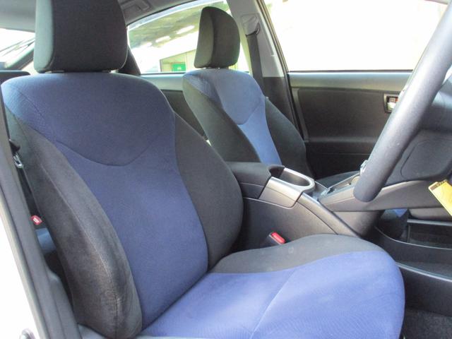 プリウス Ｓ　禁煙車　社外ナビ　フルセグ　Ｂｌｕｅｔｏｏｔｈ　バックカメラ　ＥＴＣ　ドライブレコーダー　電動格納ミラー　スマートキー　スペアキー　ステアリングリモコン　純正アルミホイール　ＨＩＤ（31枚目）