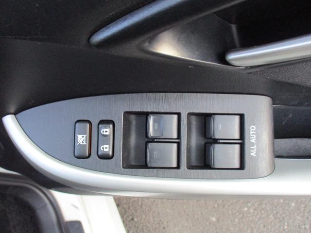 プリウス Ｓ　禁煙車　社外ナビ　フルセグ　Ｂｌｕｅｔｏｏｔｈ　バックカメラ　ＥＴＣ　ドライブレコーダー　電動格納ミラー　スマートキー　スペアキー　ステアリングリモコン　純正アルミホイール　ＨＩＤ（33枚目）