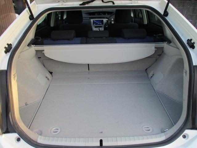 プリウス Ｓ　禁煙車　社外ナビ　フルセグ　Ｂｌｕｅｔｏｏｔｈ　バックカメラ　ＥＴＣ　ドライブレコーダー　電動格納ミラー　スマートキー　スペアキー　ステアリングリモコン　純正アルミホイール　ＨＩＤ（37枚目）