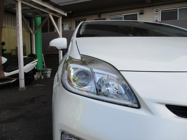 プリウス Ｓ　禁煙車　社外ナビ　フルセグ　Ｂｌｕｅｔｏｏｔｈ　バックカメラ　ＥＴＣ　ドライブレコーダー　電動格納ミラー　スマートキー　スペアキー　ステアリングリモコン　純正アルミホイール　ＨＩＤ（40枚目）