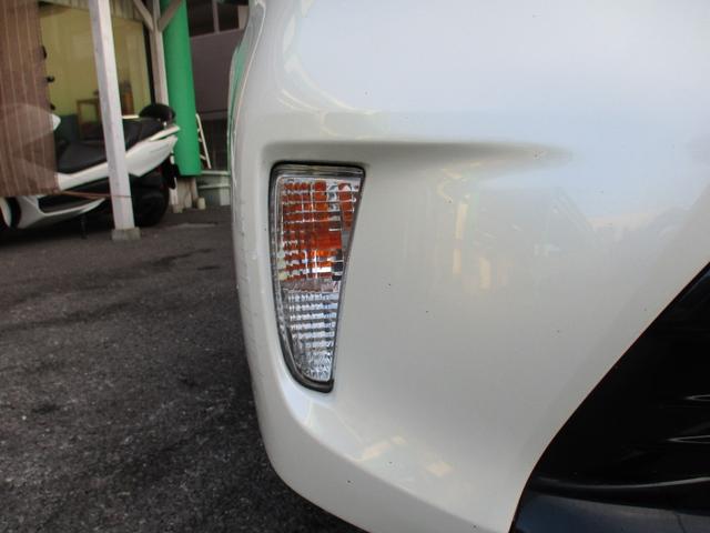 プリウス Ｓ　禁煙車　社外ナビ　フルセグ　Ｂｌｕｅｔｏｏｔｈ　バックカメラ　ＥＴＣ　ドライブレコーダー　電動格納ミラー　スマートキー　スペアキー　ステアリングリモコン　純正アルミホイール　ＨＩＤ（42枚目）