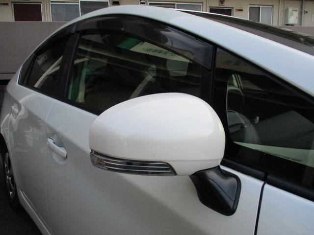 プリウス Ｓ　禁煙車　社外ナビ　フルセグ　Ｂｌｕｅｔｏｏｔｈ　バックカメラ　ＥＴＣ　ドライブレコーダー　電動格納ミラー　スマートキー　スペアキー　ステアリングリモコン　純正アルミホイール　ＨＩＤ（44枚目）