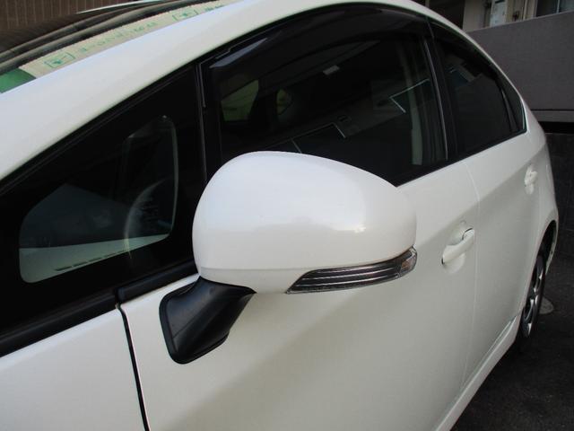 プリウス Ｓ　禁煙車　社外ナビ　フルセグ　Ｂｌｕｅｔｏｏｔｈ　バックカメラ　ＥＴＣ　ドライブレコーダー　電動格納ミラー　スマートキー　スペアキー　ステアリングリモコン　純正アルミホイール　ＨＩＤ（45枚目）
