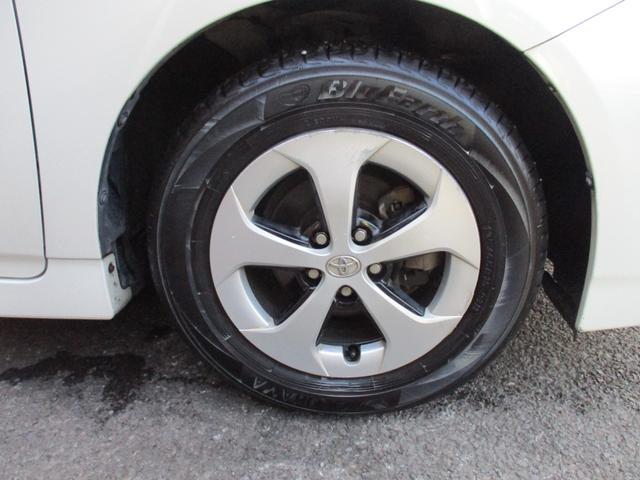 プリウス Ｓ　禁煙車　社外ナビ　フルセグ　Ｂｌｕｅｔｏｏｔｈ　バックカメラ　ＥＴＣ　ドライブレコーダー　電動格納ミラー　スマートキー　スペアキー　ステアリングリモコン　純正アルミホイール　ＨＩＤ（57枚目）