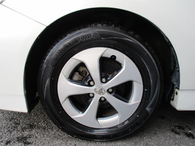 プリウス Ｓ　禁煙車　社外ナビ　フルセグ　Ｂｌｕｅｔｏｏｔｈ　バックカメラ　ＥＴＣ　ドライブレコーダー　電動格納ミラー　スマートキー　スペアキー　ステアリングリモコン　純正アルミホイール　ＨＩＤ（58枚目）