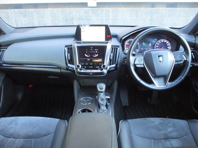 クラウンハイブリッド ＲＳアドバンス　禁煙車　純正ナビ　フルセグ　バックカメラ　プリクラッシュセーフティ　クリアランスソナー　ブラインドスポットモニター　純正ＡＷ　ＤＶＤ　ＥＴＣ　Ｂｌｕｅｔｏｏｔｈ　カードキー（5枚目）