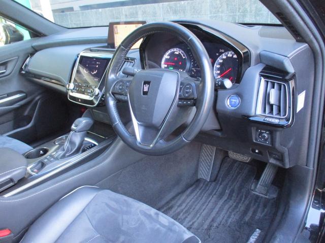 クラウンハイブリッド ＲＳアドバンス　禁煙車　純正ナビ　フルセグ　バックカメラ　プリクラッシュセーフティ　クリアランスソナー　ブラインドスポットモニター　純正ＡＷ　ＤＶＤ　ＥＴＣ　Ｂｌｕｅｔｏｏｔｈ　カードキー（6枚目）