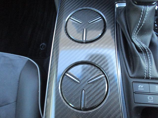 クラウンハイブリッド ＲＳアドバンス　禁煙車　純正ナビ　フルセグ　バックカメラ　プリクラッシュセーフティ　クリアランスソナー　ブラインドスポットモニター　純正ＡＷ　ＤＶＤ　ＥＴＣ　Ｂｌｕｅｔｏｏｔｈ　カードキー（20枚目）