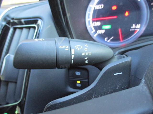 クラウンハイブリッド ＲＳアドバンス　禁煙車　純正ナビ　フルセグ　バックカメラ　プリクラッシュセーフティ　クリアランスソナー　ブラインドスポットモニター　純正ＡＷ　ＤＶＤ　ＥＴＣ　Ｂｌｕｅｔｏｏｔｈ　カードキー（32枚目）