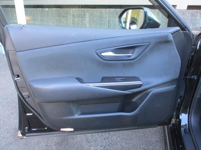 クラウンハイブリッド ＲＳアドバンス　禁煙車　純正ナビ　フルセグ　バックカメラ　プリクラッシュセーフティ　クリアランスソナー　ブラインドスポットモニター　純正ＡＷ　ＤＶＤ　ＥＴＣ　Ｂｌｕｅｔｏｏｔｈ　カードキー（47枚目）