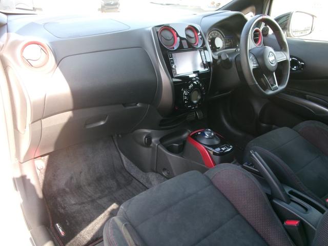 ノート ｅ－パワーニスモ　禁煙車　純正ナビ　ワンセグ　ＢＴ　バックカメラ　ＥＴＣ　衝突軽減ブレーキ　横滑り防止　ＨＫＳマフラー　１５インチアルミホイール（7枚目）