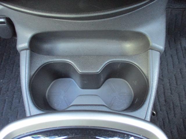 ノート ｅ－パワー　Ｘ　ワンオーナー　禁煙車　純正ナビ　フルセグ　全方位カメラ　　フロントカメラ　バックカメラ　サイドカメラ　衝突軽減ブレーキ　クリアランスソナー　レーンキープアシスト　Ｂｌｕｅｔｏｏｔｈ　ＨＩＤ　ＤＶＤ（17枚目）