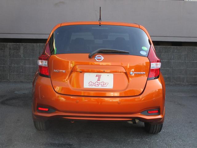 ノート ｅ－パワー　Ｘ　ワンオーナー　禁煙車　純正ナビ　フルセグ　全方位カメラ　　フロントカメラ　バックカメラ　サイドカメラ　衝突軽減ブレーキ　クリアランスソナー　レーンキープアシスト　Ｂｌｕｅｔｏｏｔｈ　ＨＩＤ　ＤＶＤ（54枚目）