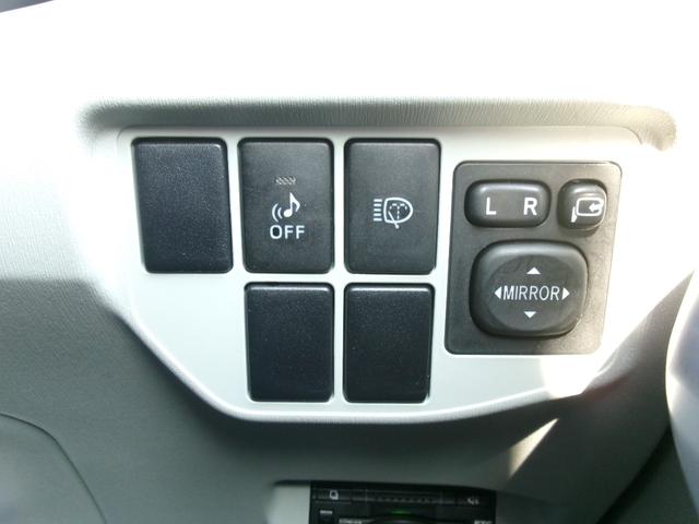 プリウス Ｇツーリングセレクション　禁煙車　純正ナビ　フルセグ　バックカメラ　Ｂｌｕｅｔｏｏｔｈ　電格ミラー　ＬＥＤヘッドライト　フォグランプ　ヘッドライトウォッシャー　１７インチ純正アルミホイール（14枚目）