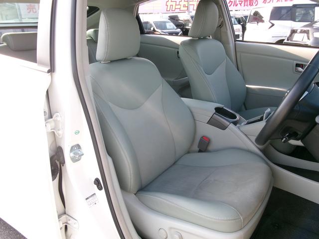 プリウス Ｇツーリングセレクション　禁煙車　純正ナビ　フルセグ　バックカメラ　Ｂｌｕｅｔｏｏｔｈ　電格ミラー　ＬＥＤヘッドライト　フォグランプ　ヘッドライトウォッシャー　１７インチ純正アルミホイール（31枚目）