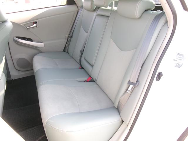 プリウス Ｇツーリングセレクション　禁煙車　純正ナビ　フルセグ　バックカメラ　Ｂｌｕｅｔｏｏｔｈ　電格ミラー　ＬＥＤヘッドライト　フォグランプ　ヘッドライトウォッシャー　１７インチ純正アルミホイール（33枚目）