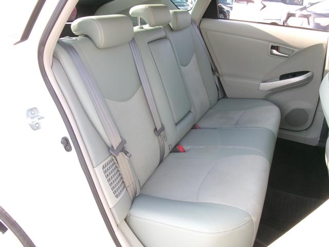 プリウス Ｇツーリングセレクション　禁煙車　純正ナビ　フルセグ　バックカメラ　Ｂｌｕｅｔｏｏｔｈ　電格ミラー　ＬＥＤヘッドライト　フォグランプ　ヘッドライトウォッシャー　１７インチ純正アルミホイール（34枚目）