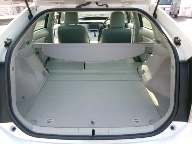 プリウス Ｇツーリングセレクション　禁煙車　純正ナビ　フルセグ　バックカメラ　Ｂｌｕｅｔｏｏｔｈ　電格ミラー　ＬＥＤヘッドライト　フォグランプ　ヘッドライトウォッシャー　１７インチ純正アルミホイール（37枚目）