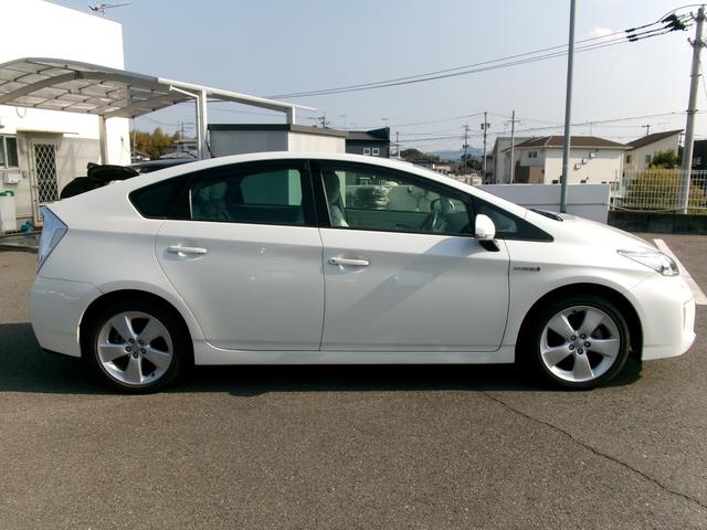 プリウス Ｇツーリングセレクション　禁煙車　純正ナビ　フルセグ　バックカメラ　Ｂｌｕｅｔｏｏｔｈ　電格ミラー　ＬＥＤヘッドライト　フォグランプ　ヘッドライトウォッシャー　１７インチ純正アルミホイール（44枚目）