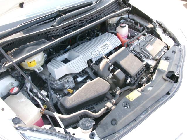 プリウス Ｇツーリングセレクション　禁煙車　純正ナビ　フルセグ　バックカメラ　Ｂｌｕｅｔｏｏｔｈ　電格ミラー　ＬＥＤヘッドライト　フォグランプ　ヘッドライトウォッシャー　１７インチ純正アルミホイール（53枚目）