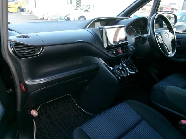 ヴォクシー ＺＳ　煌ＩＩ　ワンオーナー　禁煙車　モデリスタフルエアロ　アルパイン９インチナビ　フルセグ　Ｂｌｕｅｔｏｏｔｈ　バックカメラ　後席モニター　オートライト　ＬＥＤ　オートライト　両側電動スライド　ＥＴＣ　スマートキー（6枚目）