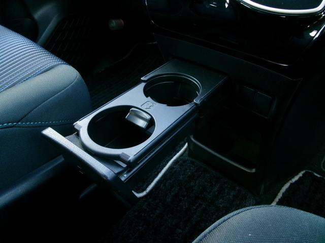 ヴォクシー ＺＳ　煌ＩＩ　ワンオーナー　禁煙車　モデリスタフルエアロ　アルパイン９インチナビ　フルセグ　Ｂｌｕｅｔｏｏｔｈ　バックカメラ　後席モニター　オートライト　ＬＥＤ　オートライト　両側電動スライド　ＥＴＣ　スマートキー（18枚目）