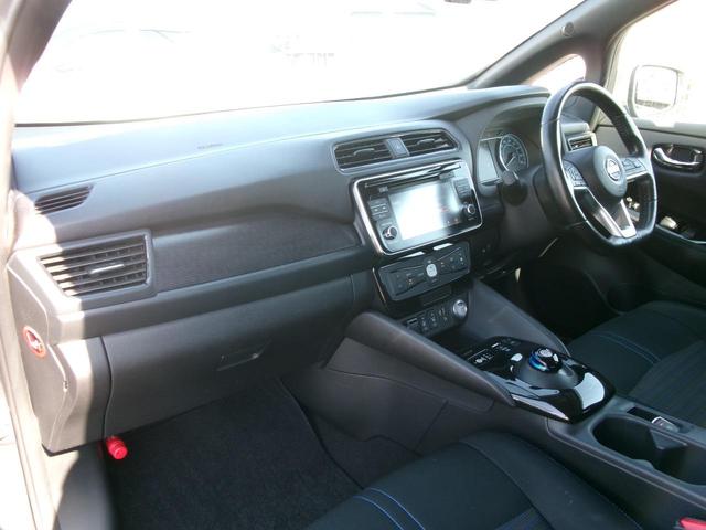 Ｘ　Ｖセレクション　禁煙車　プロパイロット　全方位カメラ　衝突軽減ブレーキ　　クリアランスソナー　ブラインドスポットモニター　バックカメラ　純正ナビ　Ｂｌｕｅｔｏｏｔｈ　ＵＳＢ　ステアリングヒーター　シートヒーター（画像5）