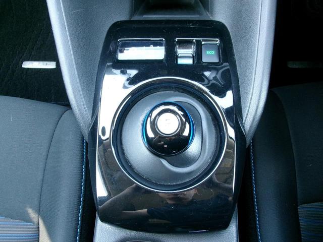 Ｘ　Ｖセレクション　禁煙車　プロパイロット　全方位カメラ　衝突軽減ブレーキ　　クリアランスソナー　ブラインドスポットモニター　バックカメラ　純正ナビ　Ｂｌｕｅｔｏｏｔｈ　ＵＳＢ　ステアリングヒーター　シートヒーター（画像22）