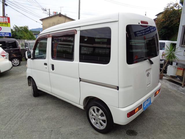 ハイゼットカーゴ クルーズ　・当店買取・車検整備付き・４ＷＤ（切り替え式）・全席パワーウインドウ・４ＡＴ（オーバードライブ付き）・ハイルーフ・ＣＤデッキ・２スピーカー・キーレスリモコン・オーバーヘッドコンソール・電動格納ミラー（8枚目）