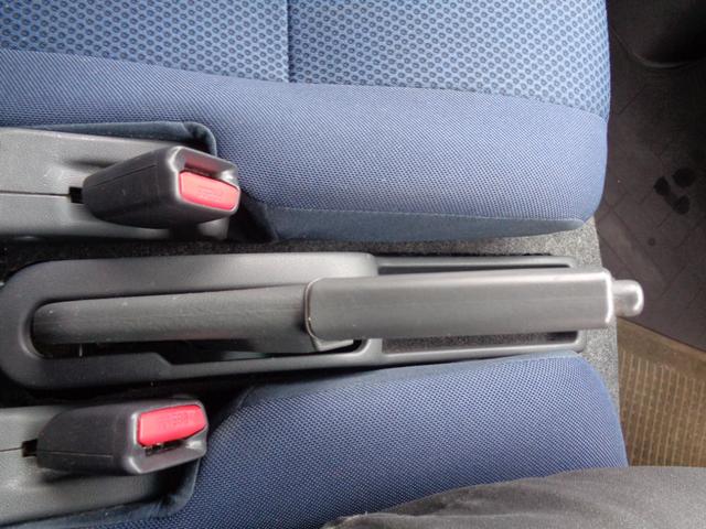 ハイゼットカーゴ クルーズ　・当店買取・車検整備付き・４ＷＤ（切り替え式）・全席パワーウインドウ・４ＡＴ（オーバードライブ付き）・ハイルーフ・ＣＤデッキ・２スピーカー・キーレスリモコン・オーバーヘッドコンソール・電動格納ミラー（35枚目）