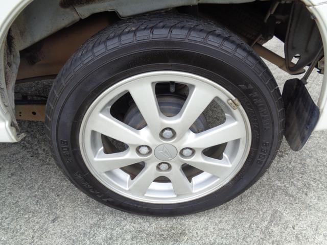ハイゼットカーゴ クルーズ　・当店買取・車検整備付き・４ＷＤ（切り替え式）・全席パワーウインドウ・４ＡＴ（オーバードライブ付き）・ハイルーフ・ＣＤデッキ・２スピーカー・キーレスリモコン・オーバーヘッドコンソール・電動格納ミラー（65枚目）