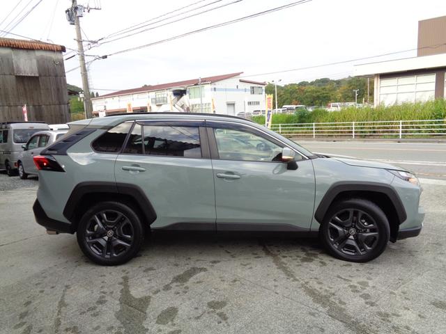 RAV4 ハイブリッドアドベンチャー ・当店買取・整備渡し・ワンオーナー・車庫保管・禁煙車・トヨタセーフティセンス・10.5インチディスプレイオーディオ・バックカメラ・フルセグTV・パワーゲート・2.0ETC・アダクティブクルコン(3枚目)