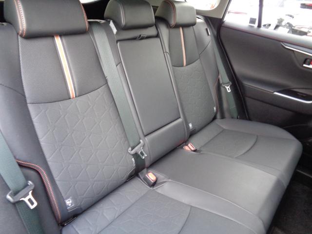 RAV4 ハイブリッドアドベンチャー ・当店買取・整備渡し・ワンオーナー・車庫保管・禁煙車・トヨタセーフティセンス・10.5インチディスプレイオーディオ・バックカメラ・フルセグTV・パワーゲート・2.0ETC・アダクティブクルコン(11枚目)