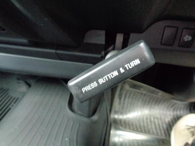 ハイエースバン ロングスーパーＧＬ　・当店買取・整備渡し・ワンオーナー・ローダウン公認・セーフティセンス（追突防止・車線逸脱警報）・モデリスタエアロ（フロント・リア）・純正メモリーナビ・バックカメラ・スライドドア小窓・ＬＥＤヘッドライト（41枚目）