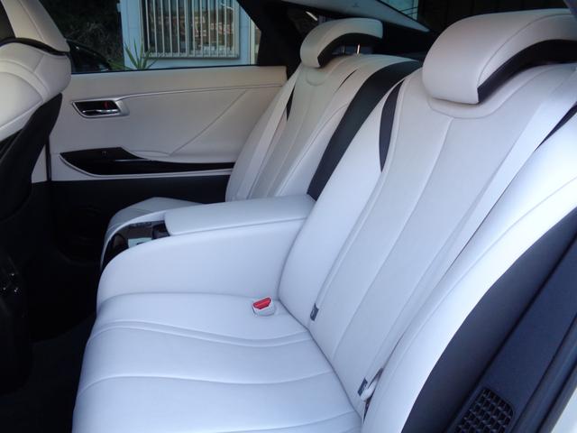 MIRAI ベースグレード ・当店買取・車検整備付き・燃料電池車・トヨタセーフティセンス・アダプティブクルコン・純正9インチSDナビ・フルセグ・ETC・バックカメラ・前席パワーシート・全席シートヒーター・LEDヘッドライト(12枚目)