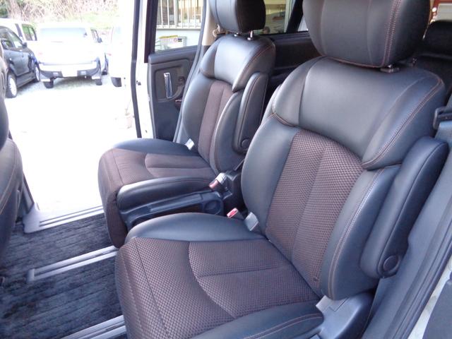 エルグランド ２５０ハイウェイスターアーバンクロム　・当店買取・車検整備付・２オーナー・車庫保管・禁煙車・両側パワスラ・純正ＳＤナビ・バックカメラ・フルセグ・ＥＴＣ・合皮ハーフレザーシート・オットマン・フルエアロ・ＨＩＤヘッドライト・コンビステアリング（13枚目）