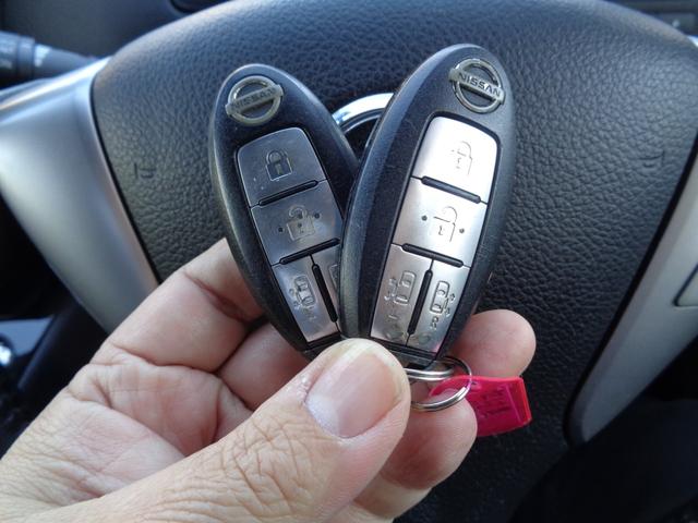 �X�}�[�g�G���g���[�L�[�Ƃ́A�@�B�I�Ȍ����g�p�����Ɏԗ��̃h�A�E�g�����N�̎{���E�J���A�G���W���̎n�������\�Ȏ����Ԃ̋@�\�ł��B