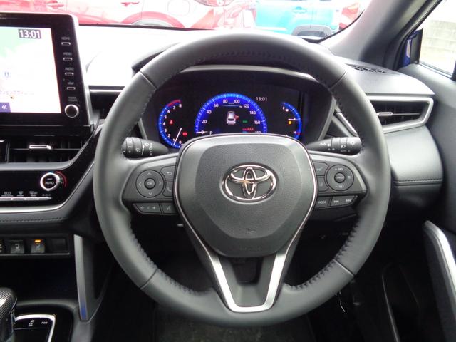 ���₷�����[�^�[�p�l���ŗl�X�ȏ���\�����܂��B�X�e�A�����O�̃X�C�b�`�ŕ\���ؑւ������Ȃ��܂��B