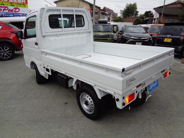 クリッパートラック DX セーフティパッケージ ・当店新車仕入れ・現行車・届出済未使用車・追突防止・車線逸脱警報・前後踏み間違え抑制・エアコン・パワステ・パワーウインドウ・前後障害物ソナー・4AT・LEDヘッドライト・オートライト・ラジオ・(8枚目)