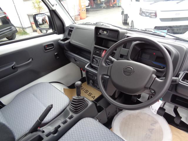 クリッパートラック DX セーフティパッケージ ・当店新車仕入れ・現行車・届出済未使用車・追突防止・車線逸脱警報・前後踏み間違え抑制・エアコン・パワステ・パワーウインドウ・前後障害物ソナー・5MT・LEDヘッドライト・オートライト・ラジオ・(9枚目)