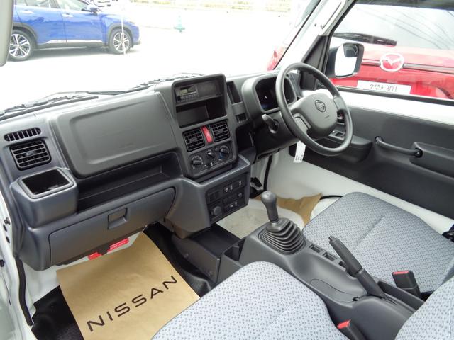 クリッパートラック DX セーフティパッケージ ・当店新車仕入れ・現行車・届出済未使用車・追突防止・車線逸脱警報・前後踏み間違え抑制・エアコン・パワステ・パワーウインドウ・前後障害物ソナー・5MT・LEDヘッドライト・オートライト・ラジオ・(12枚目)