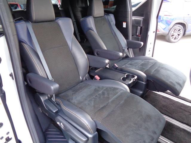 �Q��ڃV�[�g�A���N���C�j���O�A�A�[�����X�g�A�܂��݃e�[�u���ƃ����b�N�X�ł���d�l�ł��B