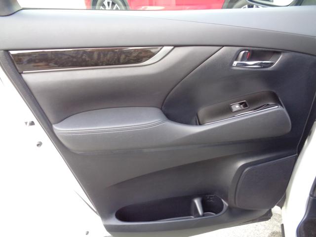 ����ȃh�A�A�h�A�����ɂ����[�X�y�[�X������܂��B