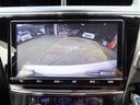 シフトをバックに入れますとナビの画面に車両後方が映し出されます。 安心してバックができますね。