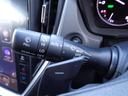 ステアリングにはパドルシフト装備でステアリングから手を放さずにシフトチェンジがおこなえます。